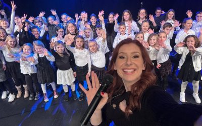 Eva Boto in otroški pevski zbor