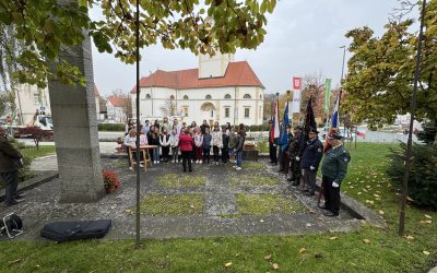 KOMEMORACIJA PRED SPOMENIKOM PADLIH ZA DOMOVINO